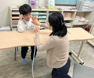 学童保育や学校での医療的ケアの支援